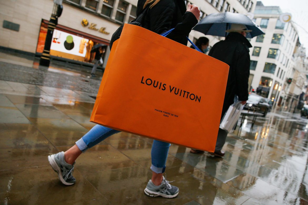How to decide whether to spend or save your tax refund – CNBC